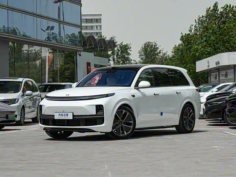 2025�� Ultra ���ܻ��°�