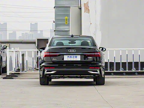 2025�� 40 TFSI ����������