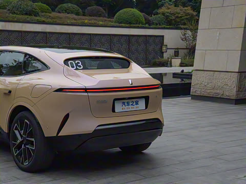 2025�� Ultra ���̰�