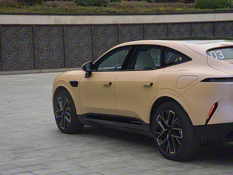 2025�� Ultra ���̰�