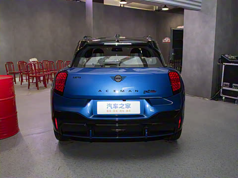 2025�� JOHN COOPER WORKS