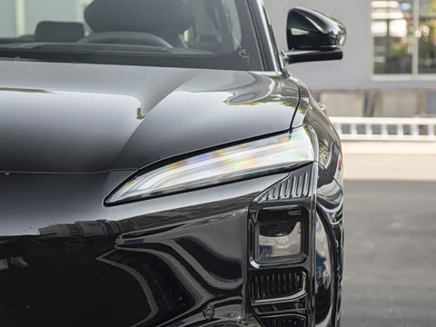 2025�� 680 Ultra������