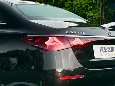 2024�� E 350 e L ���ʽ��϶����γ�