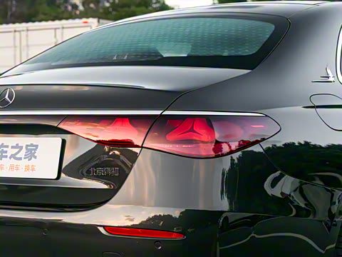 2024�� E 350 e L ���ʽ��϶����γ�