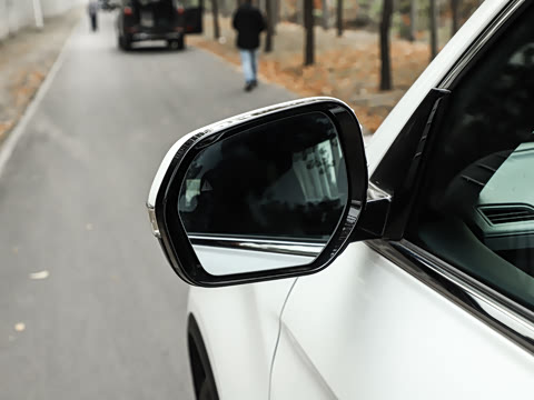 2025�� 2.2T  �����콢�� 5�� ����