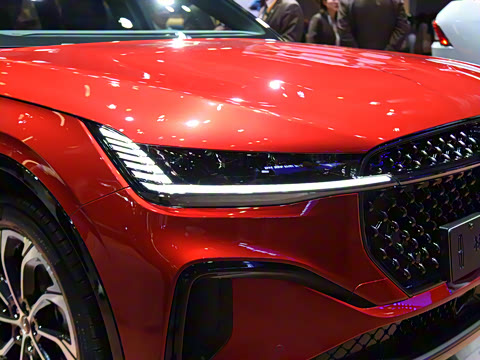 2025�� 2.0T ������������˹��