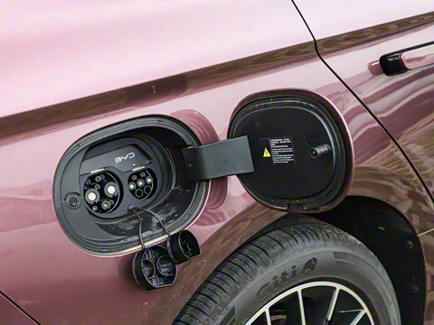 2025�� �Ǽݰ� DM-i 1.5T 125km �콢��