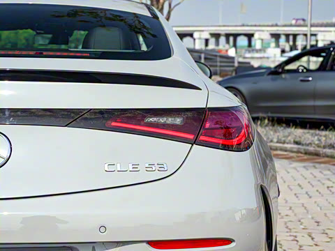 2024�� AMG CLE 53 4MATIC+ ���ܳ�