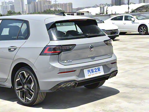 2025�� �Ŀ� 300TSI R-Line