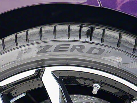 2025�� 225i M�˶���ҹ��װ