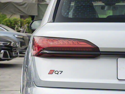 2025�� 55 TFSI quattro S line�˶���