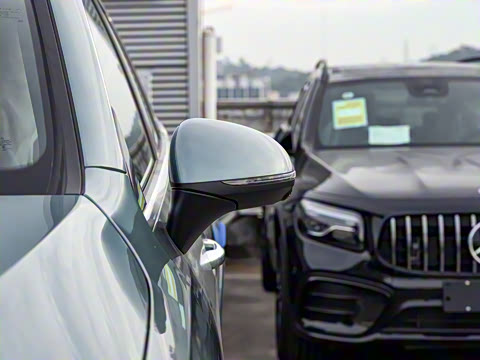 2025�� GLC 300 L 4MATIC ������ 5��