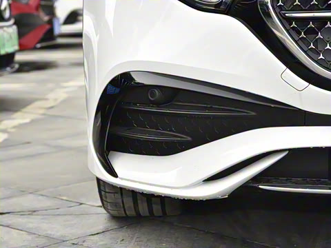 2024�� E 350 e L ���ʽ��϶����˶��γ�