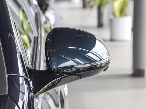 2025�� �Ŀ� E 300 L �����˶���