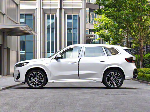 2023�� xDrive25Li M�˶���װ