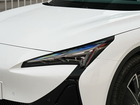 2025�� 560PRO 185kW