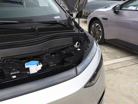 2025�� 702���������� Max