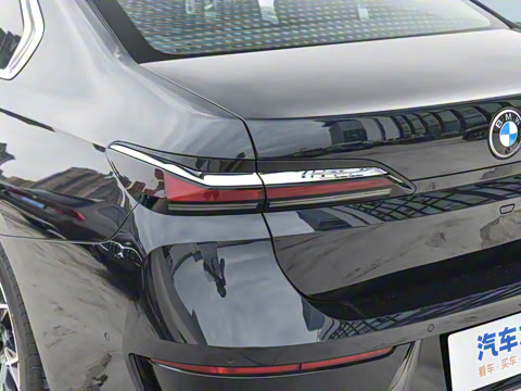 2023�� 735Li ������װ