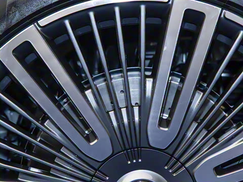 2025�� 102kWh �׷�������