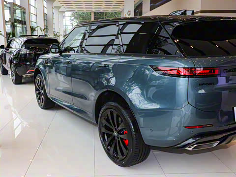 2025�� 400PS Dynamic HSE