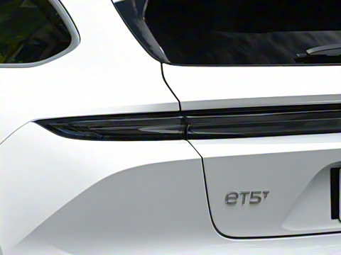 2025�� 75kWh Touring