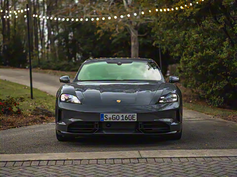 2025�� Taycan GTS