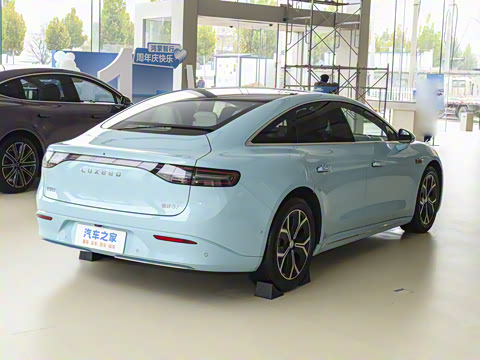 2025�� 705km Max