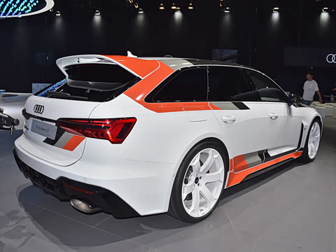 2025�� RS 6 Avant GT