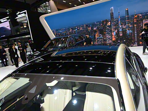 2024�� 4.0T V8 Mulliner