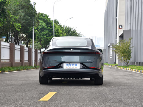 2025��  ���� ����� 710 Զ����