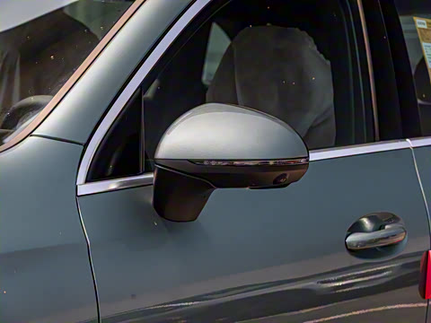 2025�� �Ŀ� GLC 260 L 4MATIC ������