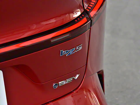 2025�� 550 PRO���а�