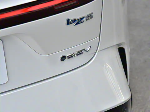 2025�� 550 PRO���а�