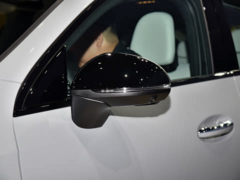 2025�� GLC 300 4MATIC ����SUV