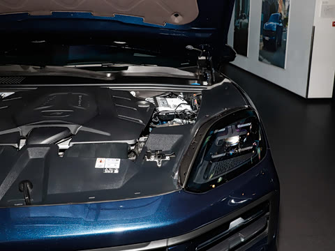 2025�� Cayenne 3.0T