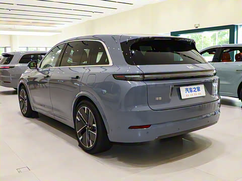 2025�� Ultra ���ܻ��°�