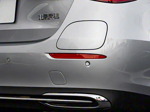 2024�� E 350 e L ���ʽ��϶����γ�