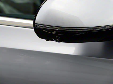 2024�� E 350 e L ���ʽ��϶����γ�