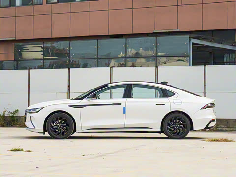 2025�� 2.0T ���л춯��