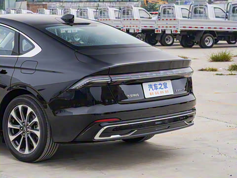 2025�� 2.0T ���а�