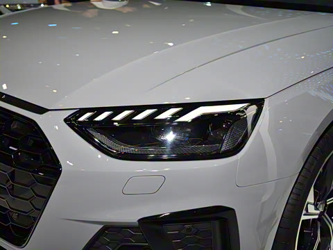 2025�� 200���������� 40 TFSI ���������� B&O ��ҹ��