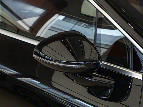 2025�� 705km Max