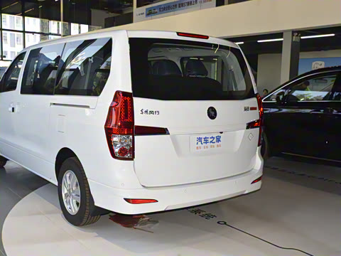 2024�� 2.0L �ֶ�������CNG 9��