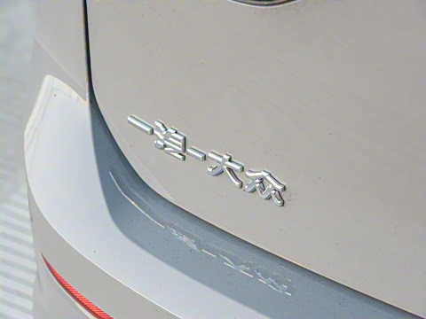 2025�� 380TSI DSG GTI