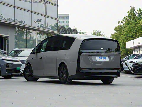 2025�� Ultra ���ܻ��°�