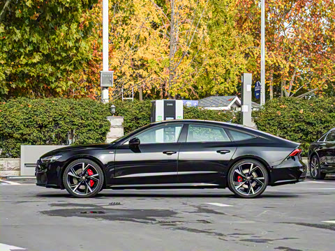 2025�� 55 TFSI quattro ������