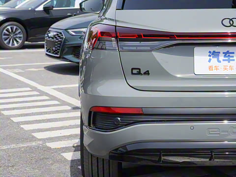 2024�� 50 e-tron quattro ������ҹ��