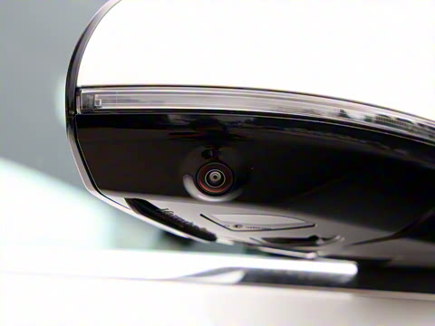 2025�� E 300 L ʱ���˶���