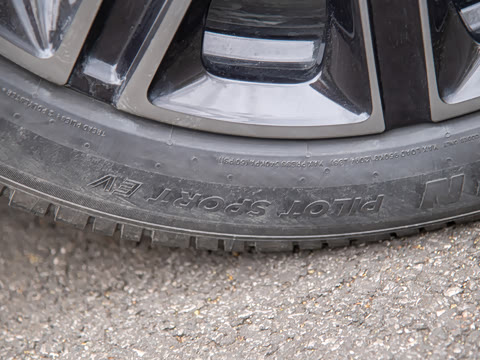 2025�� ���� 331km Ultra