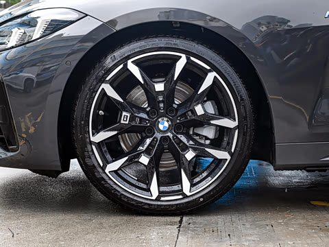 2024�� 430i M�˶���ҹ��װ